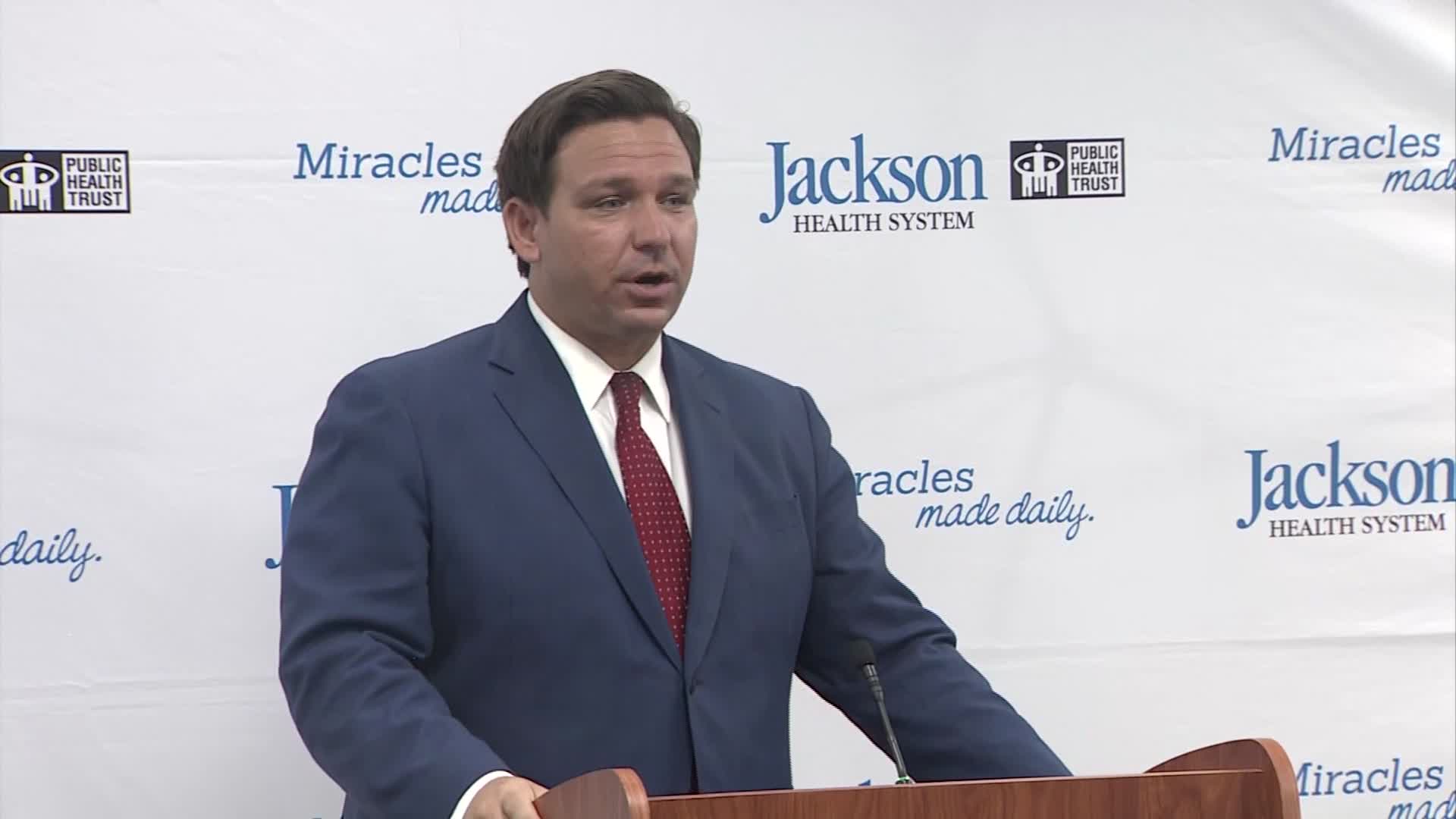 Heckler Publicly Shames Florida Gov Ron Desantis At Covid 19 Press Conference Cnn Video