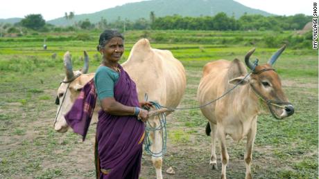 Gangavva did farm work before becoming an actor.