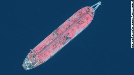 Time running out to prevent oil spill from &#39;ticking time bomb&#39; tanker in Yemen, UN warns 