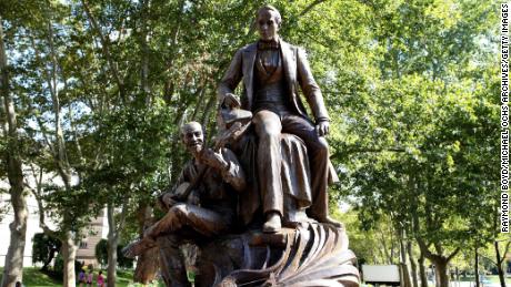 Giuseppe Moretti&#39;s Stephen Foster sculpture in Pittsburgh, Pennsylvania in 2016. (Raymond Boyd/Getty Images)