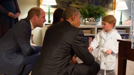 Then-Chief Official White House Photographer Pete Souza managed to capture one of the most adorable meetings of Barack Obama&#39;s presidency when he met George at Kensington Palace in April 2016. While Obama was dressed for the occasion, it was close to the third in line to the throne&#39;s bedtime.