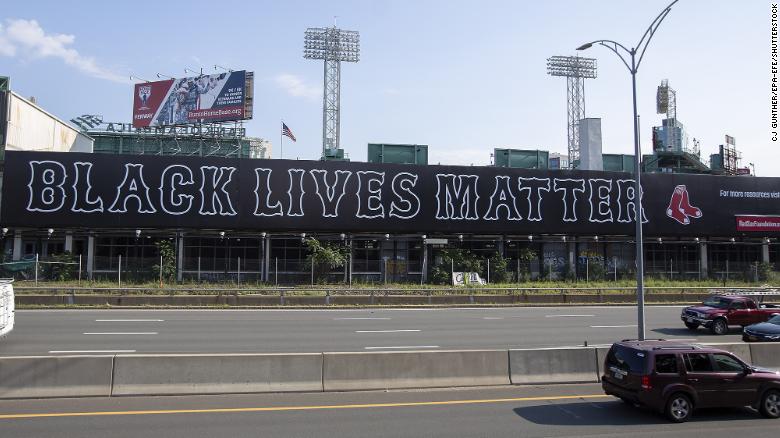 [Image: 200722190034-red-sox-black-lives-matter-...ge-169.jpg]