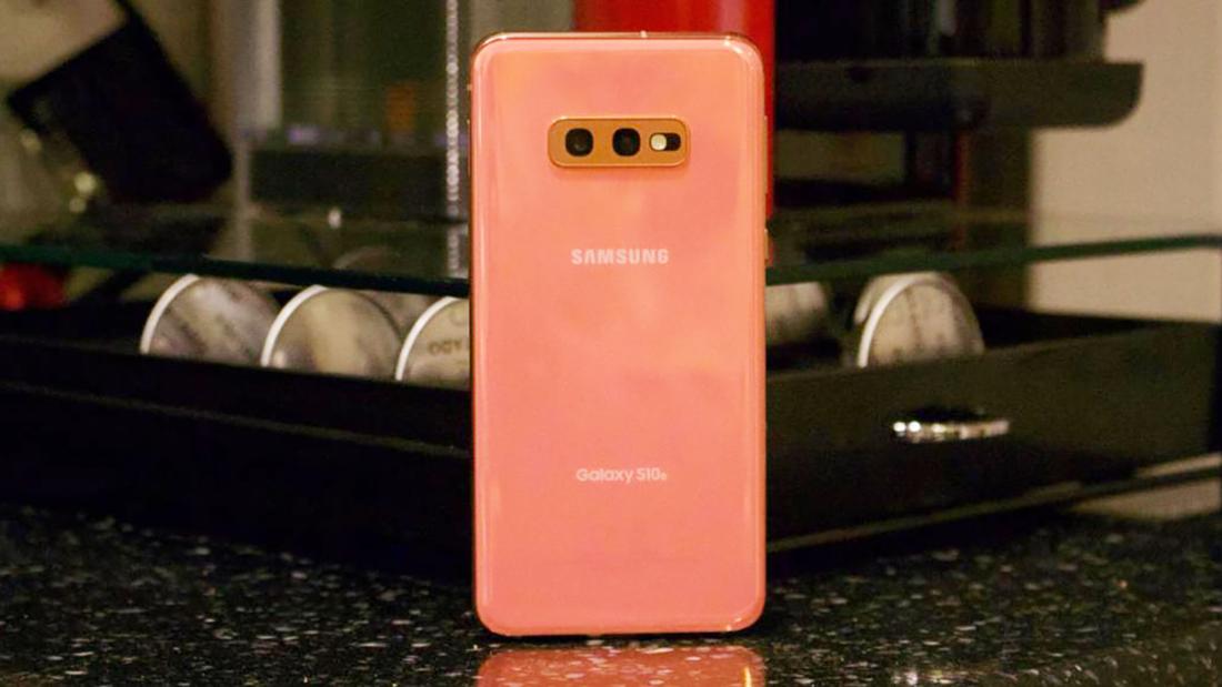 Samsung Sale Save On The Galaxy S10e Smartphone At Amazon For One Day