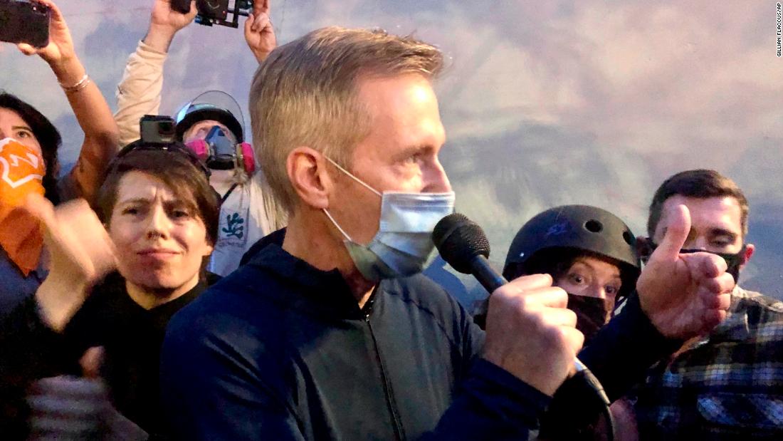 Portland mayor tells protesters he will do 'everything in my power' to rid city of federal agents