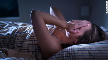 8 ways to fall back to sleep after waking up at night