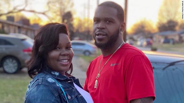 Breonna Taylor's boyfriend says in $10.5 million lawsuit that he 'lives in  constant fear' - CNN