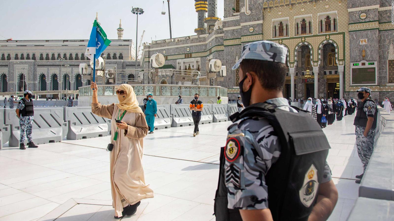 Striking Photos Show Socially Distanced Hajj Cnn 6336