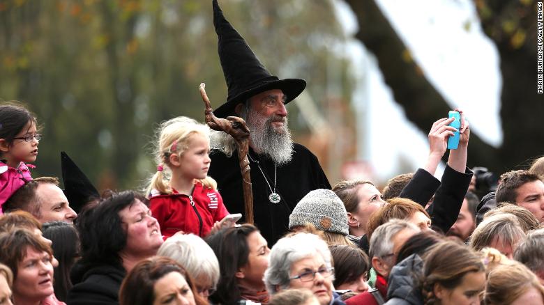The Wizard waits for the arrival of Britain&#39;s Prince William and Kate during their royal visit to Christchurch on April 14, 2014. 