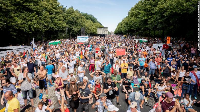 New Zealand: Thousands march against new government's reversal of