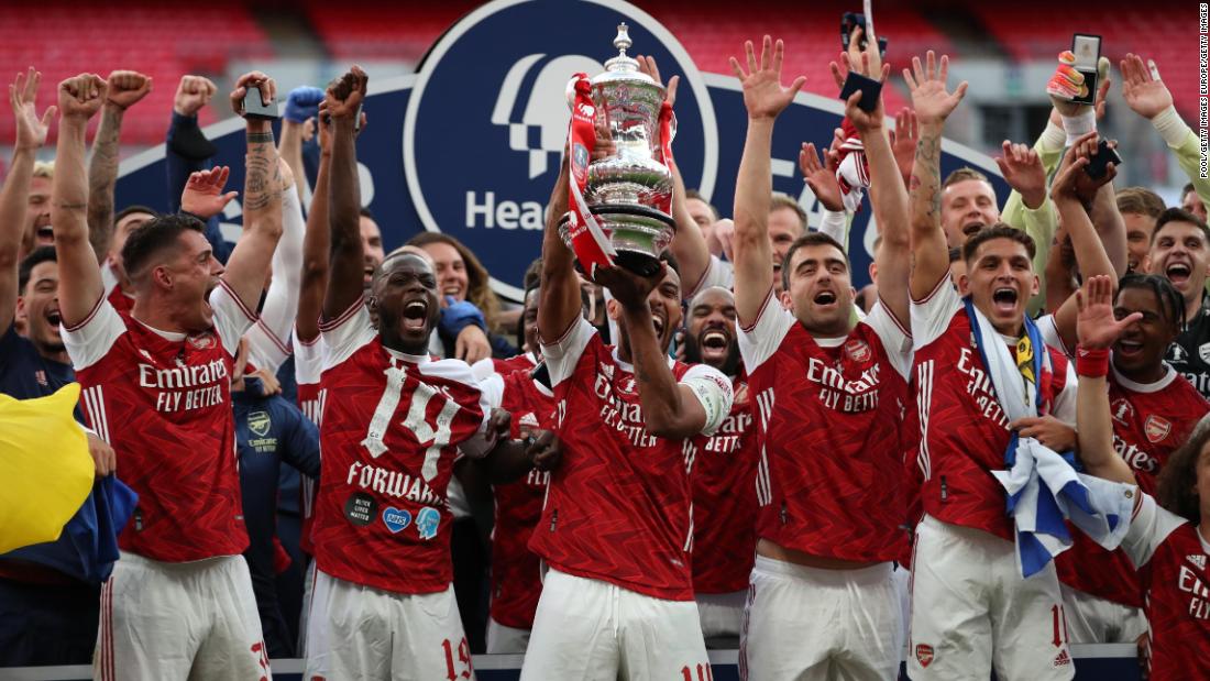 Pierre Emerick Aubameyang Brace Helps Arsenal Win The Fa Cup Against Chelsea Cnn