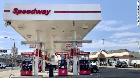 7-Eleven owner is buying Marathon Petroleum&#39;s Speedway gas stations for $21 billion