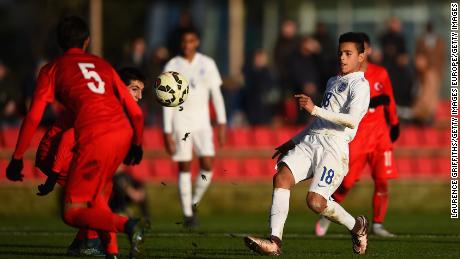 Greenwood em ação durante o amistoso internacional da Inglaterra U15 x Turquia U15 no St George's Park em 21 de dezembro de 2015 em Burton-upon-Trent, Inglaterra.