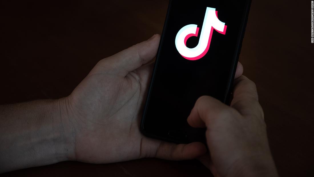 Tiktok Is Trying To Remove A Graphic Suicide Video Cnn 