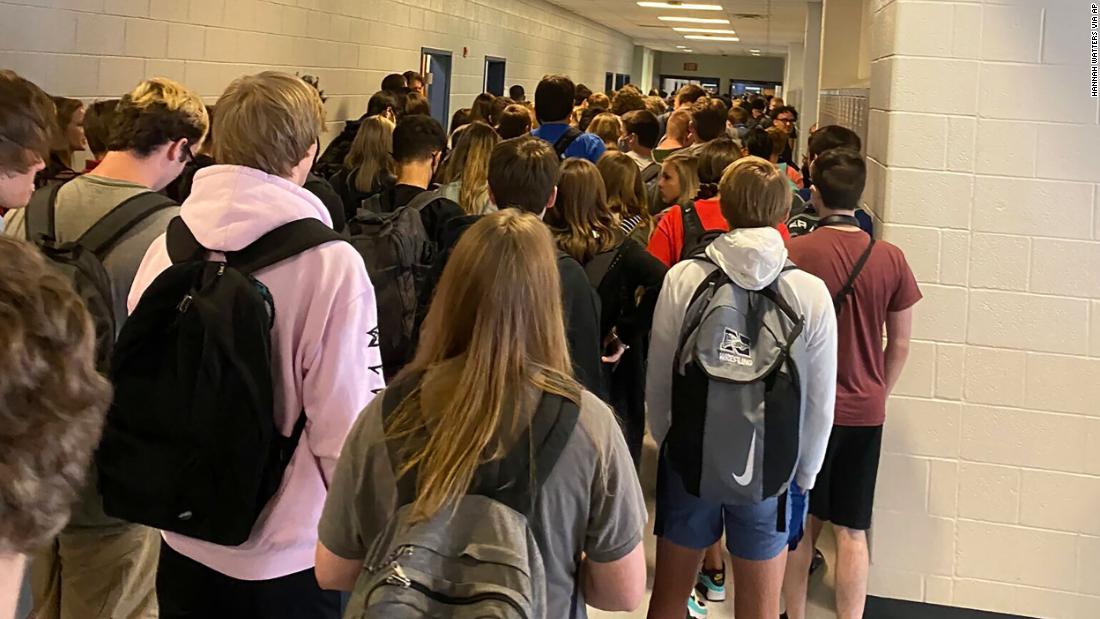 Teen who shared photo of packed high school hallway says she's receiving threats