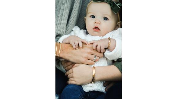 MountainMoverz Gold Mommy and Me Bracelet Set