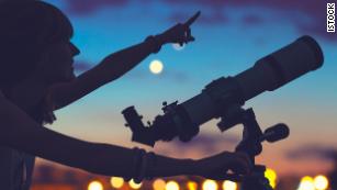 Check out these stargazing telescopes and binoculars (CNN Underscored)