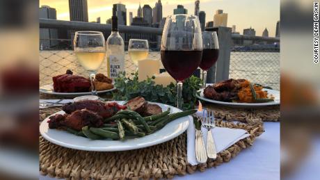 A New York couple is keeping romance alive with coronavirus pop-up dinners