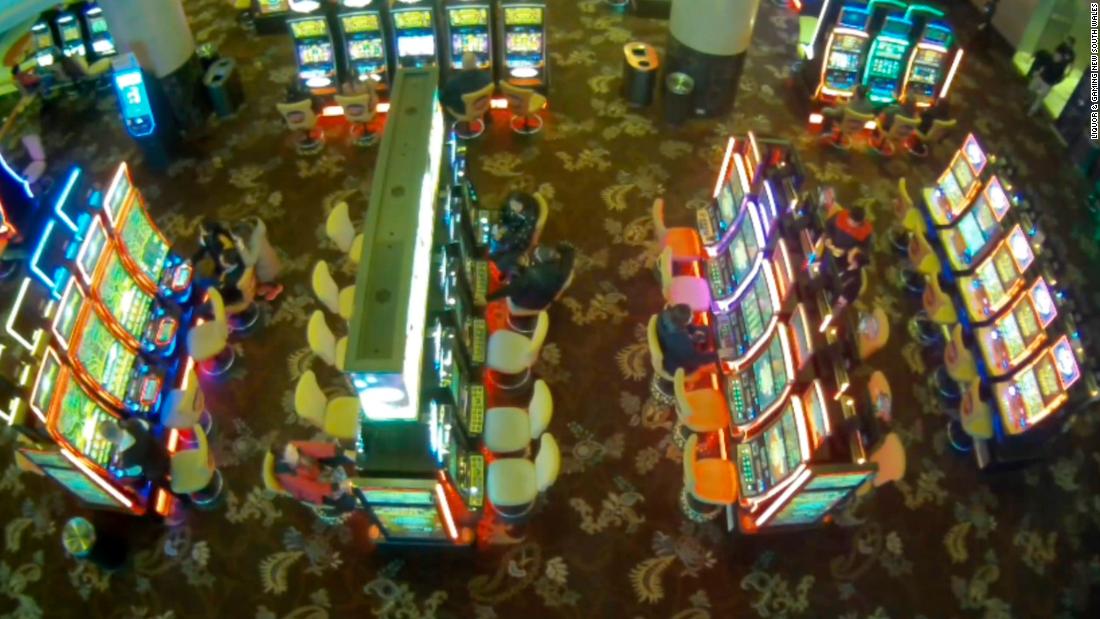 verliezen varkensvlees Denk vooruit Girl, 12, caught on camera gambling at Australian casino - CNN