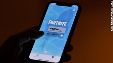 Apple Contre-Attaque Le Fabricant De Fortnite Epic Games, L'Accusant De `` Développement Personnel Et Subterfuge ''