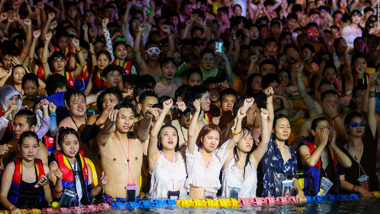 Wuhan hosts massive water park party as coronavirus concerns recede - CNN