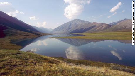 It&#39;s a bizarre time for Trump to open Alaska&#39;s Arctic refuge up to oil drilling
