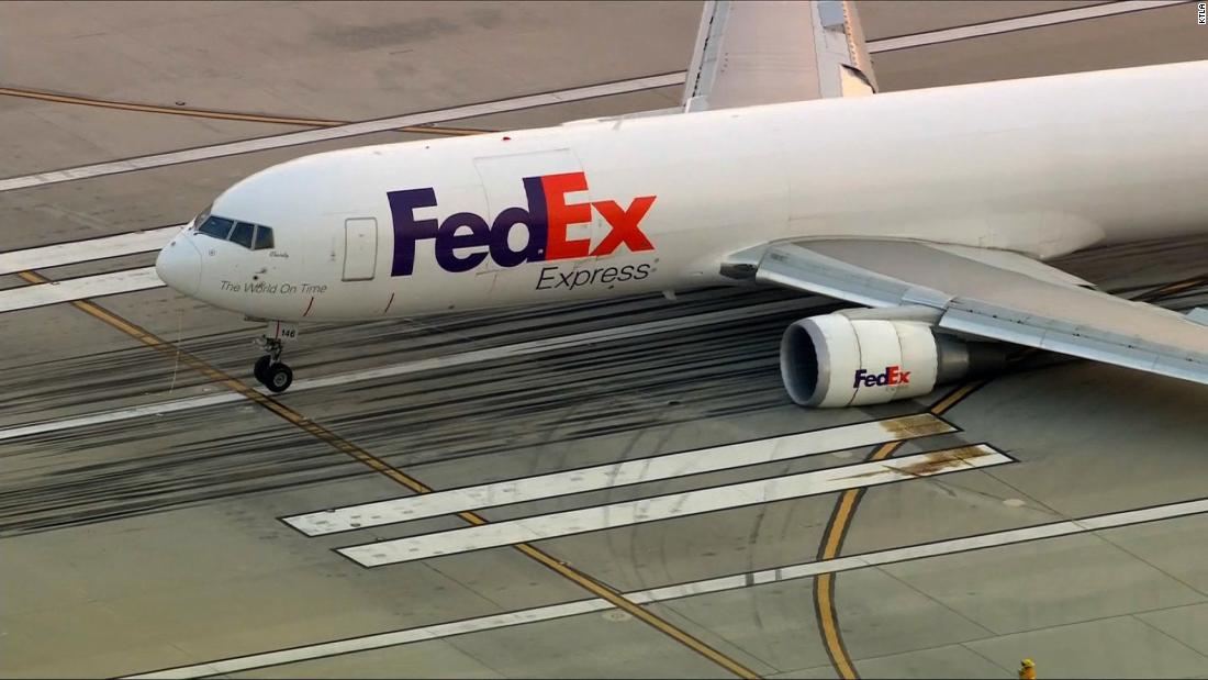 FedEx Cargo Jet Makes Pre-dawn Emergency Landing In Los Angeles - CNN