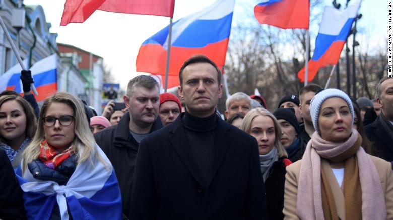 Wife of sick Russian opposition leader claims coverup