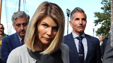 Lori Loughlin begins two-month prison sentence in college admissions scandal