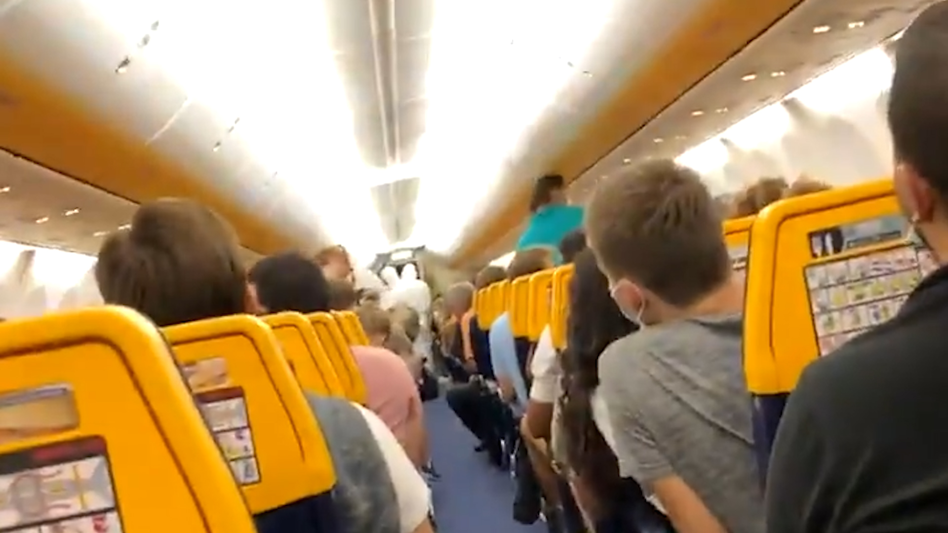 Ryanair Passenger Removed From Flight After Getting Covid 19 Results Cnn Video