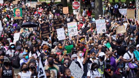 La gran marcha por los derechos civiles pone fin a una semana histórica y caótica