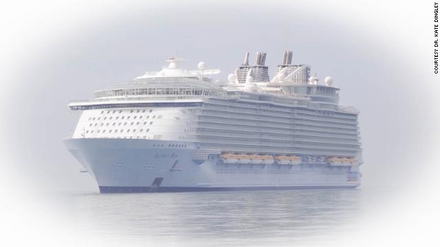 Candid Blue Toed Newlywed Feet On Cruise Ship Porn