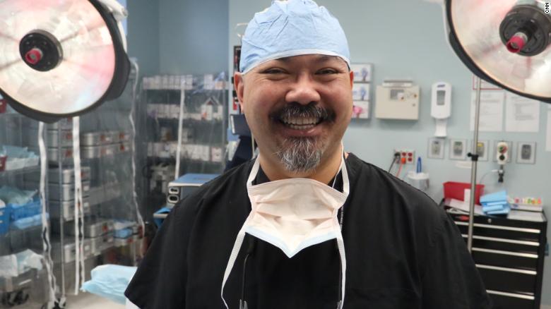 Surgeon allows patients to pay by volunteering