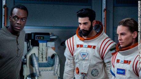 Away Review Hilary Swank Stars In A Netflix Mission To Mars Drama That Doesn T Achieve Liftoff Cnn