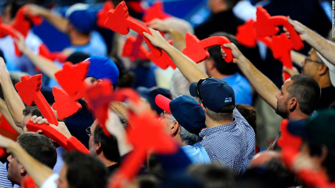 WATCH: Georgia Bulldogs Fans Celebrate Atlanta Braves' World