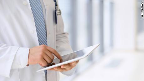 A new app developed by the FDA enables doctors to spend a few minutes submitting case reports about how they&#39;ve treated unique patients.