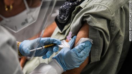 El cirujano general de EE. UU. Le dice a los estados que estén listos para la vacuna Covid-19 para noviembre 'por si acaso'