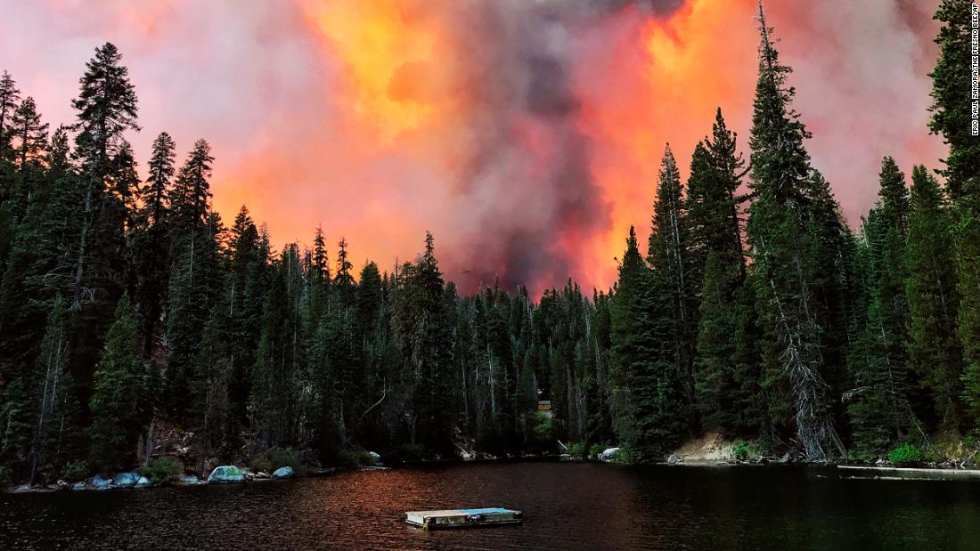 Hundreds airlifted after fast-moving wildfire blocked only road out of recreation site