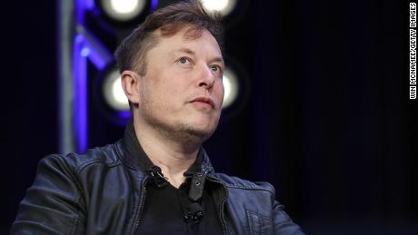 Elon Musk, CEO de Tesla, habla en un evento en marzo.