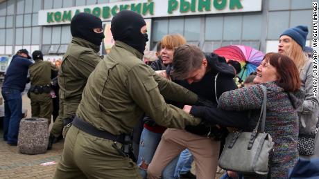 Supporters of detained opposition figure Maria Kolesnikova are detained in Minsk on September 8.