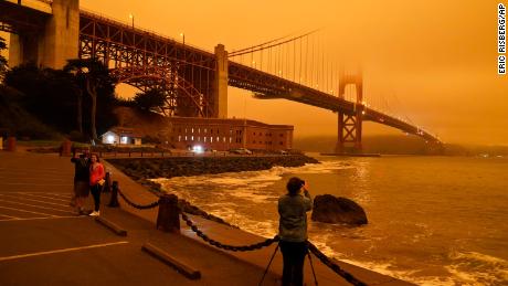 Así se veían los cielos del Área de la Bahía durante los incendios forestales hoy 