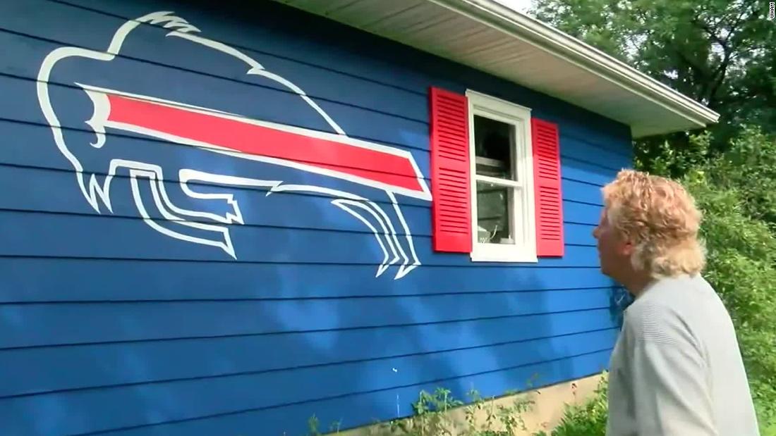 Buffalo Bills Fan Paints Home In Team Colors To Spite Neighbor - CNN Video