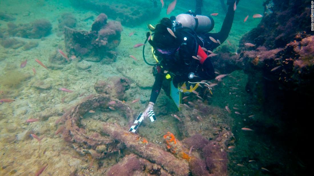 mexican-archaeologists-identify-the-first-mayan-slave-ship-to-have-ever-been-discovered