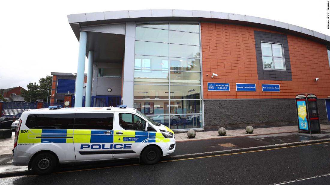 Croydon Police Shooting Officer Shot In South London As Man Is Detained Cnn