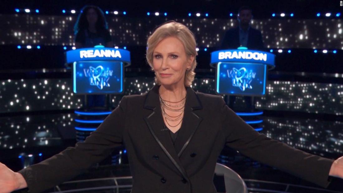 'Weakest Link' gives Jane Lynch chance to show dark side