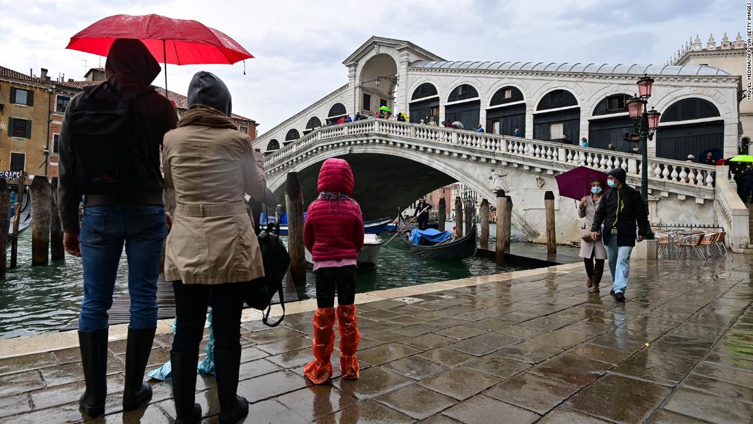 Venice holds back the water for first time in 1,200 years