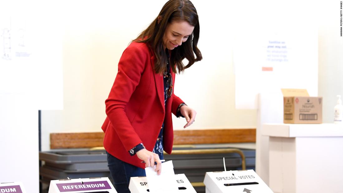 Jacinda Ardern casts her vote on October 3, 2020 in Auckland. Early voting is available in New Zealand ahead of the October 17 election. 