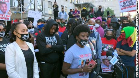Alvin Cole&#39;s mother and sisters arrested after more protests over teen&#39;s killing by police, attorney says