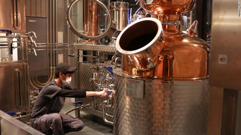 Japanese craft breweries are turning unsold beer into gin
