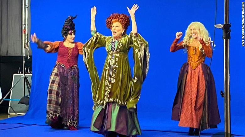 Bette Midler, Sarah Jessica Parker and Kathy Najimy spark ‘Hocus Pocus’ hysteria with reunion pic