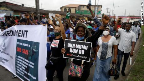 Pourquoi les Nigérians protestent contre la brutalité policière